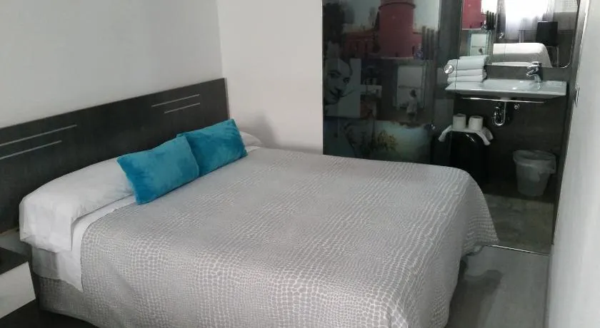 Bed&Breakfast 10 GIRONA - Image 1
