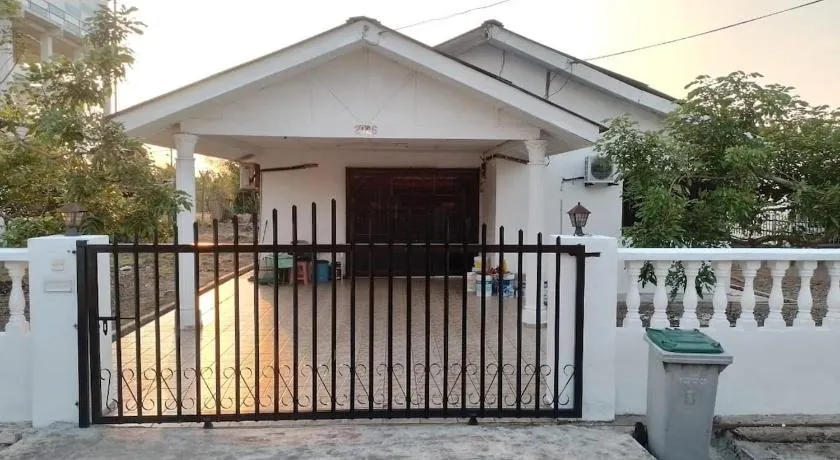 Gemas Homestay RIA - Image 1