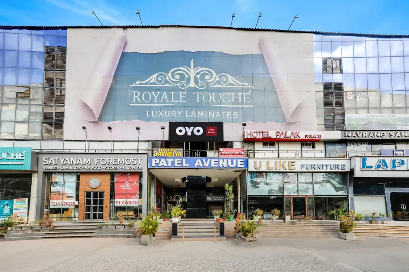 Hotel O SG Highway Ahmedabad - Image 1