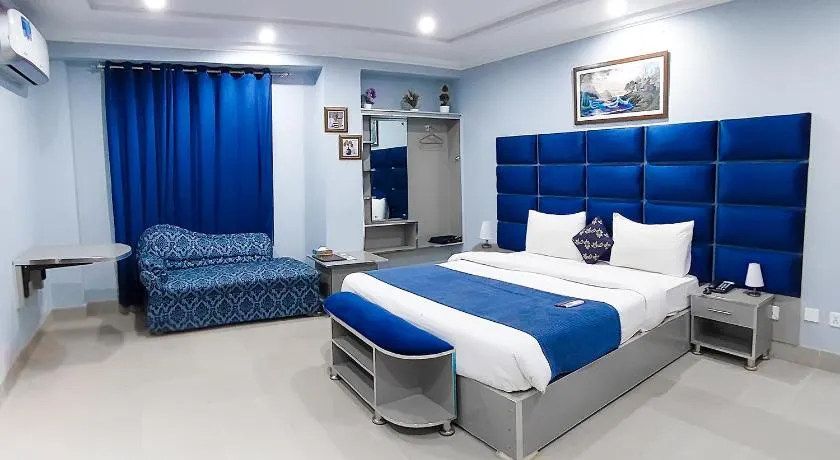 Hotel Crown Inn Multan - Image 1