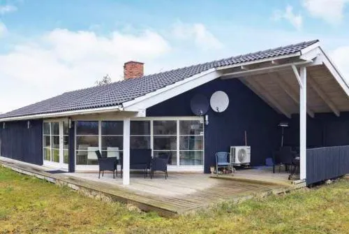 Coastal Hideout Vacation Home - Image 1