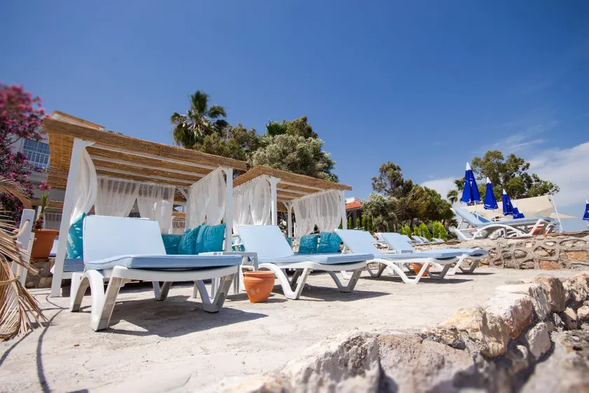 Mojo Otel Beach - Image 1