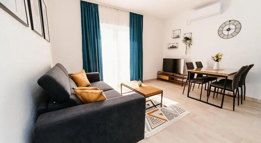 Apartmani Komarna - Image 1