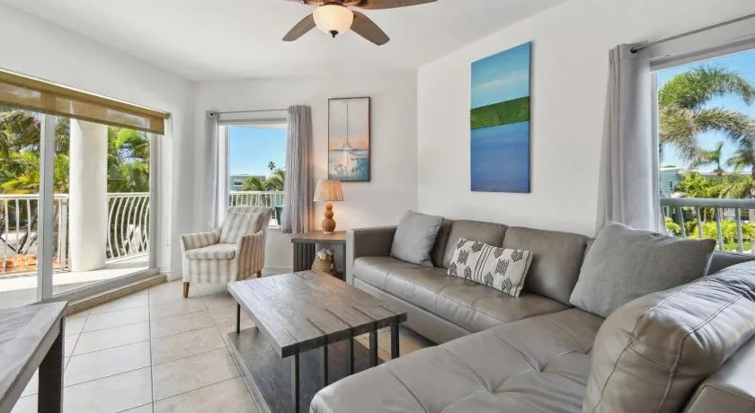 Sunsets & Coastal Vibes Treasure Island Stay - Image 1