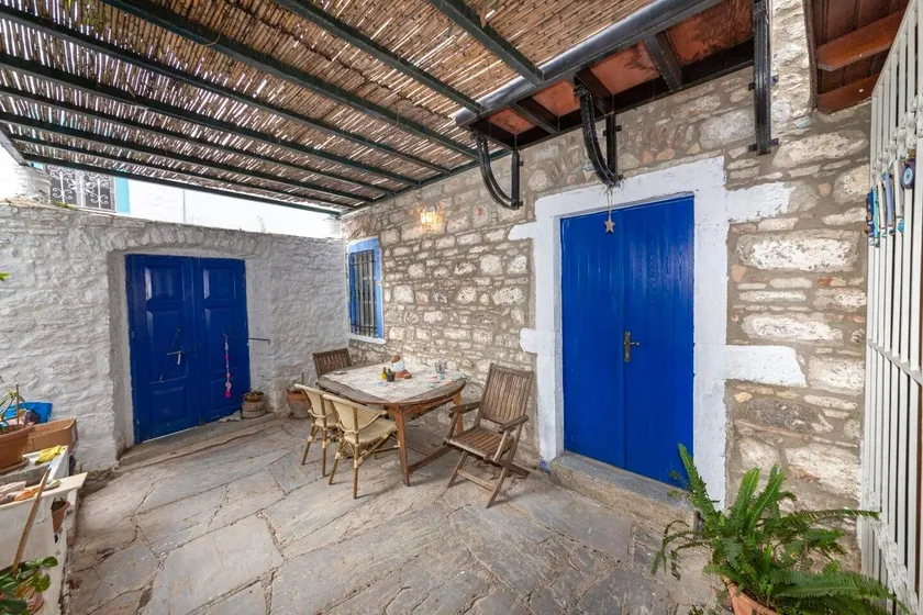 Ten mins to Bodrum Beach with Central Location - Image 1
