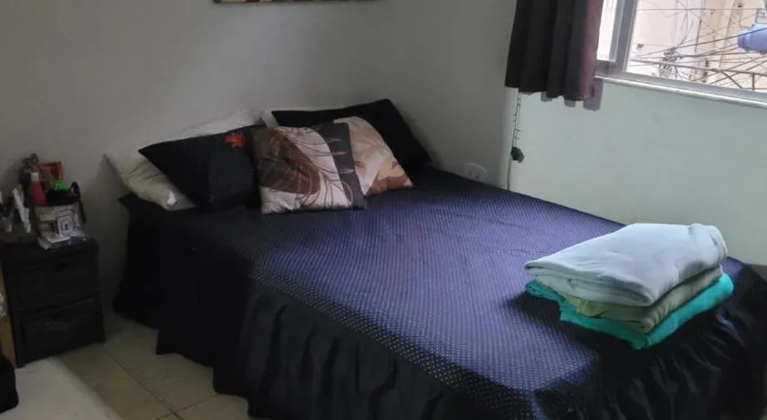 Quarto casal e outros espaços compartilhados próx ao estádio do Vasco - Image 1