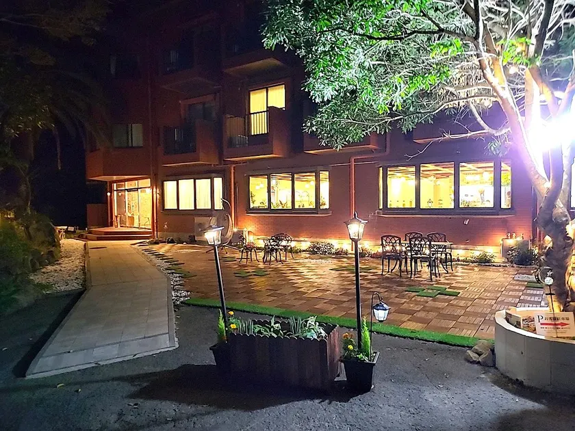 Hotel Oasis Garden - Image 1