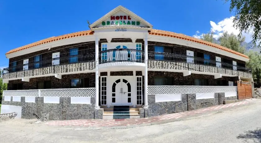 Hotel Graceland Skardu - Image 1