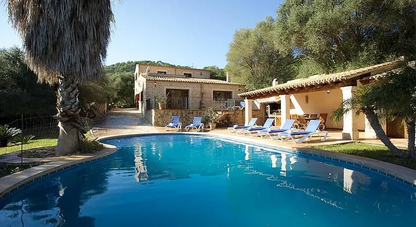 Country house in a peaceful rural setting for large groups - Image 1