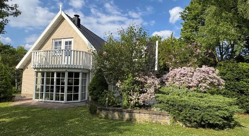 Ruime vakantievilla in Zeewolde - Image 1