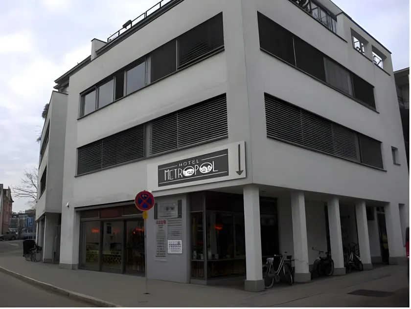 Hotel Metropol - Image 1