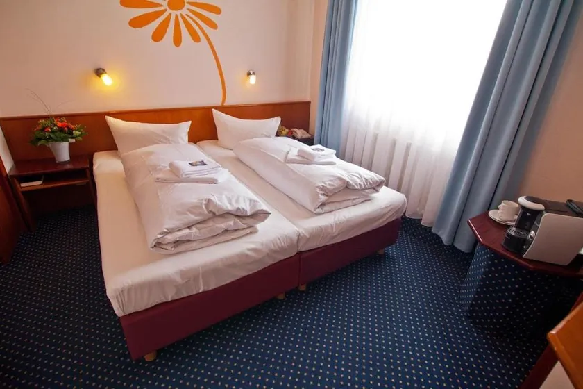 Hotel Residenz Duesseldorf - Image 1