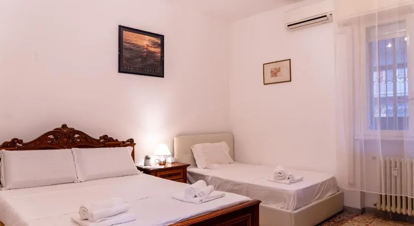 Home Stay Roma - Image 1