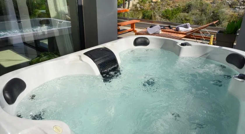 Muse by the beach with Jakuzzi - Image 1