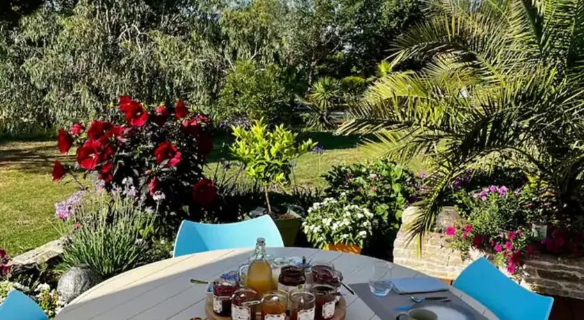 Chambre indépendante au calme, petit-déjeuner inclus - Image 1