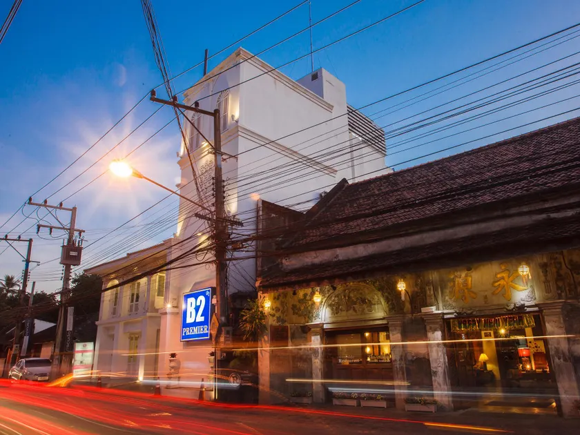 B2 Riverside Colonial Hotel - Image 1