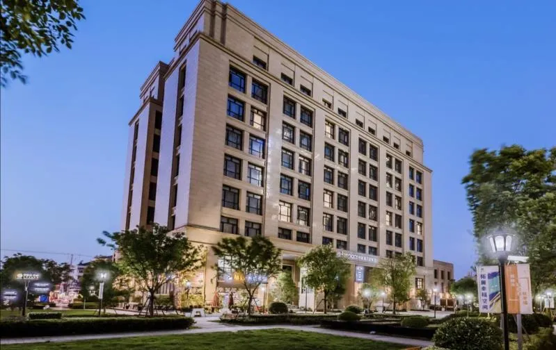 Shanghai Zhongjian Selected Suisse Place Apartment Hotel - Image 1