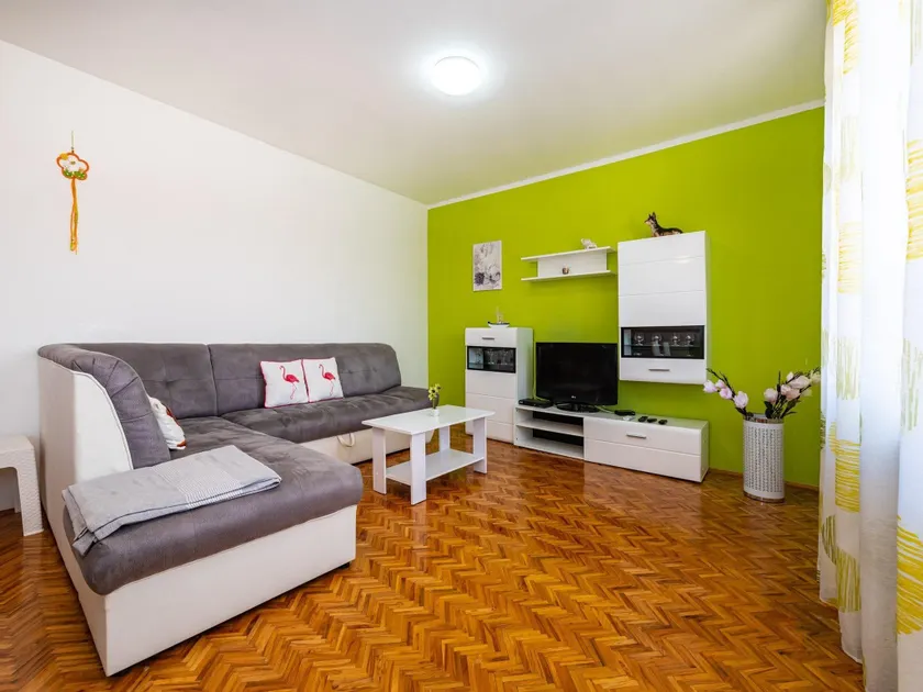Holiday Home Villa Vesna Lux - Image 1