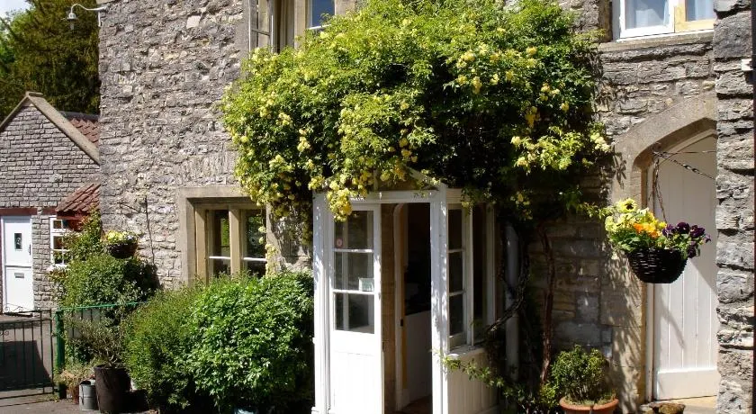 Burcott Mill Guesthouse - Image 1