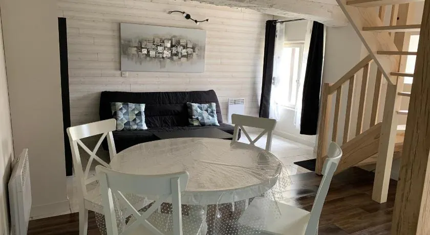 maison chaleureuse en plein coeur de Livarot - Image 1