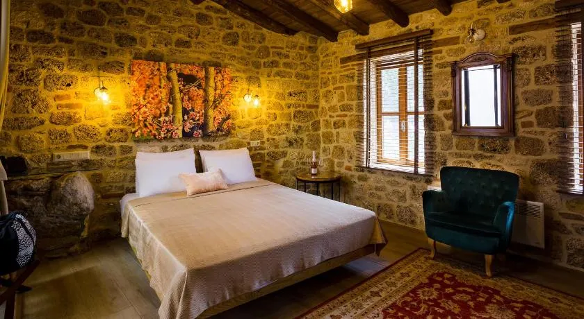 Blossom rooms & suite - Image 1