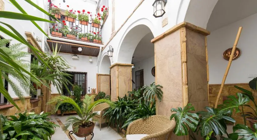 Casa Turística Patio Cordobés - Parking privado en la Judería - Image 1
