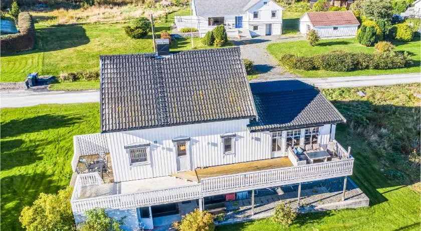 Smukt hjem i Fjørtoft med sauna - Image 1