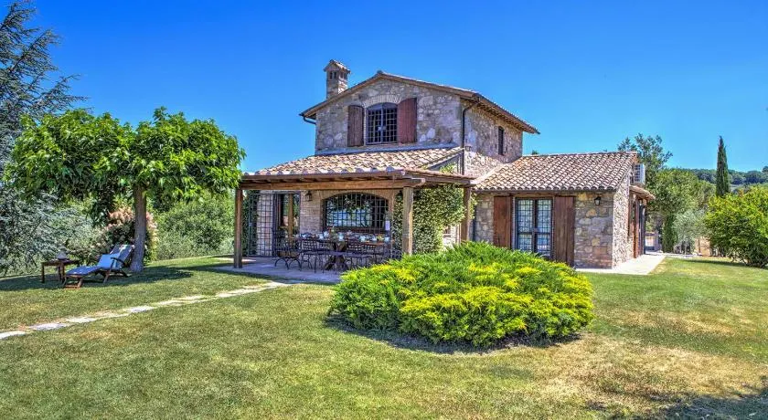 CASAL DEL SALICE 10, villa med privat pool til eksklusiv brug! - Image 1