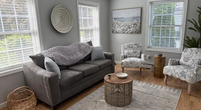 Huge Modern Townhome 10mins to Beach - Image 1