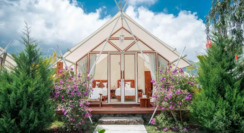 Svargan Lakeside Glamping - Image 1