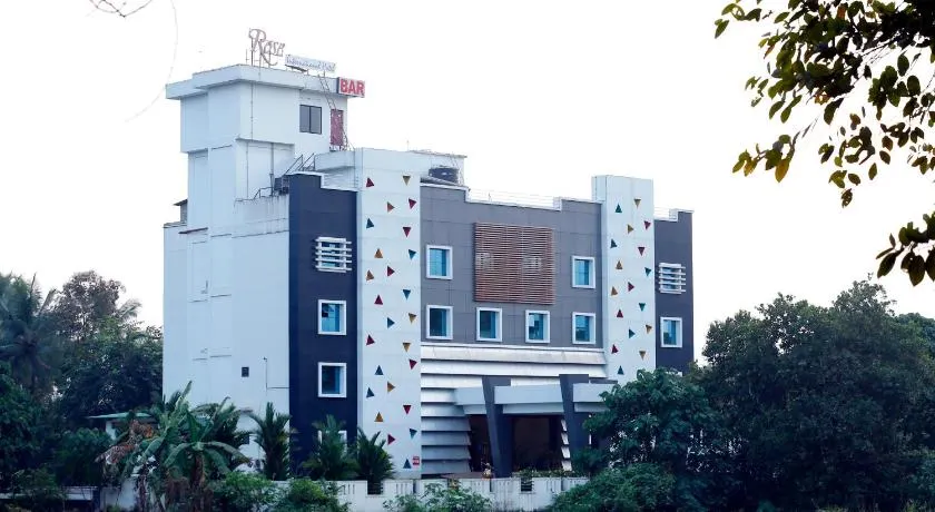 Rose International Hotel - Image 1