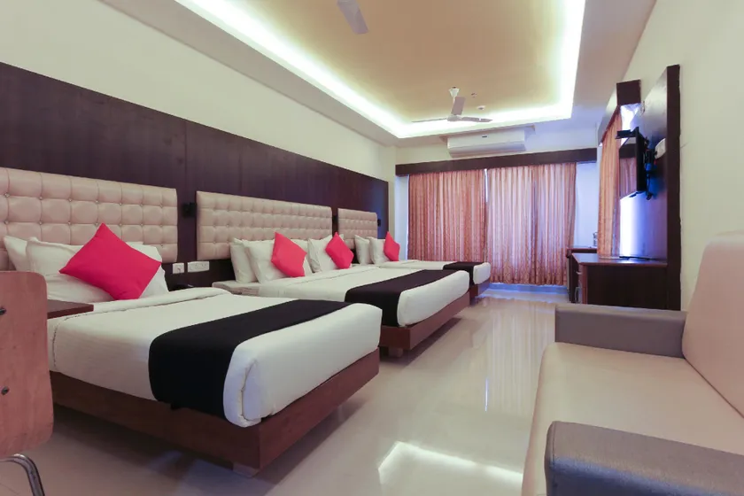 Capital O 47729 Hotel Saravana Bhavan - Image 1