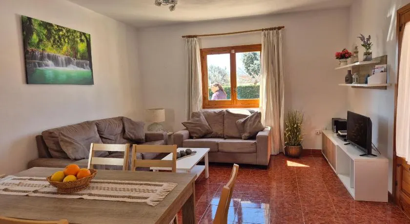 Villa con piscina privada Cala en Blanes, Menorca - Image 1