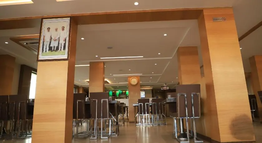Jd Hotel & Guest House - Image 1