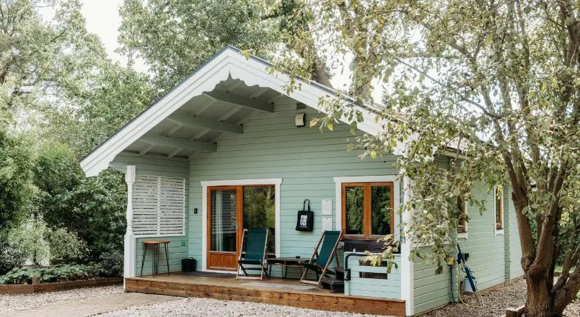 Enchanted Lodge Great Ayton with hot tub and onsite bistro - Image 1