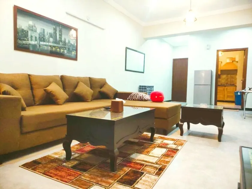 Family 2BHK apt 55" Uhd Tv Wi-fi Laundry Parking. - Image 1