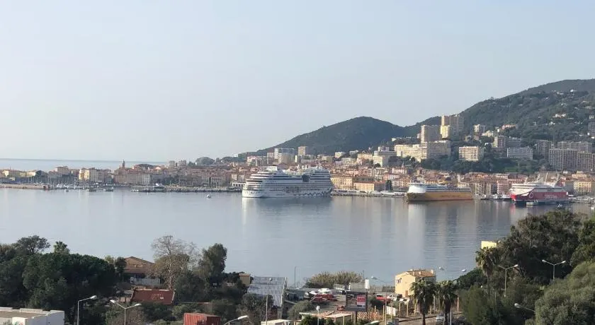 Bel appartement f3 vue sur le golfe d’ajaccio - Image 1