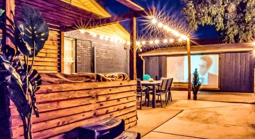 Golf Gym HotTub Pets Game room Patio - Image 1