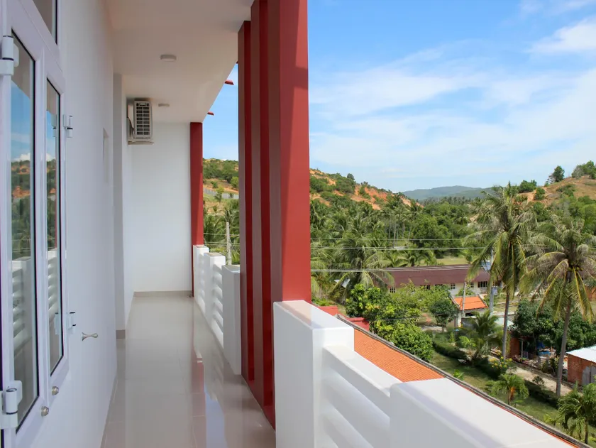 Hung Phuc Mui Ne Hotel - Image 1