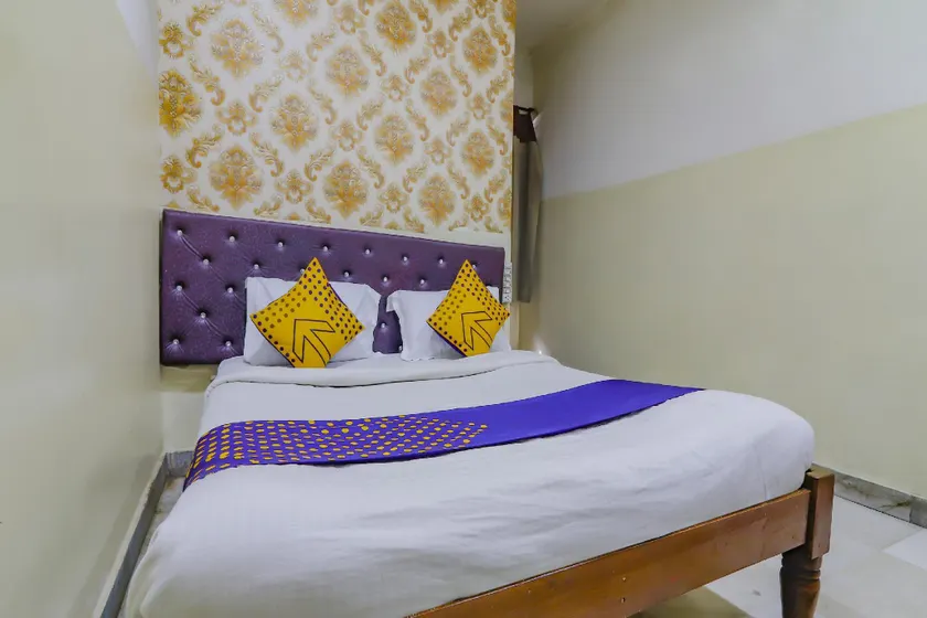 SPOT ON 78138 New Hi-tech Lodge - Image 1