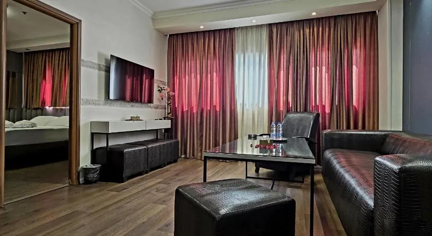 Hotel House - Image 1