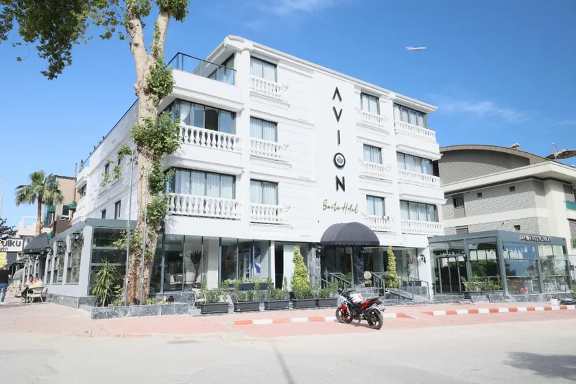Avion Suite Hotel - Image 1