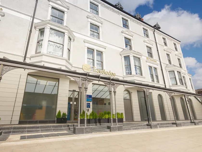 Travelodge Llandudno - Image 1