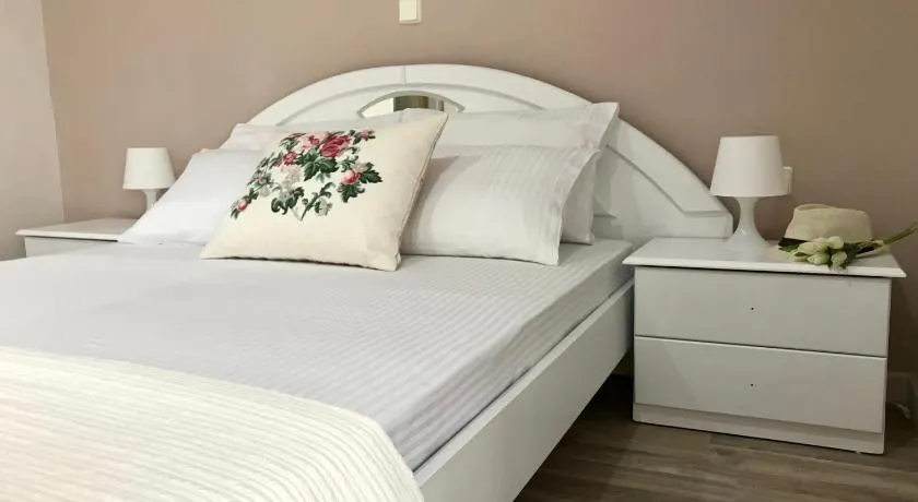 Joy Hotel - Image 1
