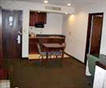 Budget Inn & Suites - Image 1