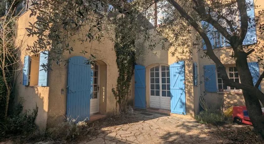 Charmant T3 dans un mas provençal proche Avignon - Image 1