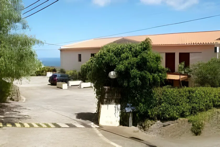 AL Moniz - Image 1