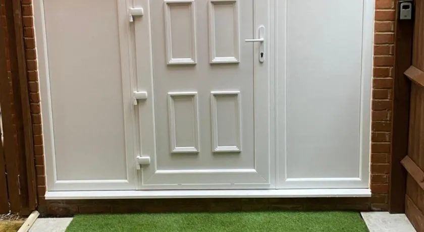 Guest House in Milton Keynes - Image 1