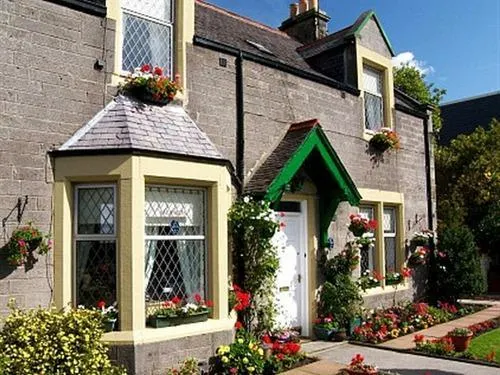 Emerald Guest House - Image 1