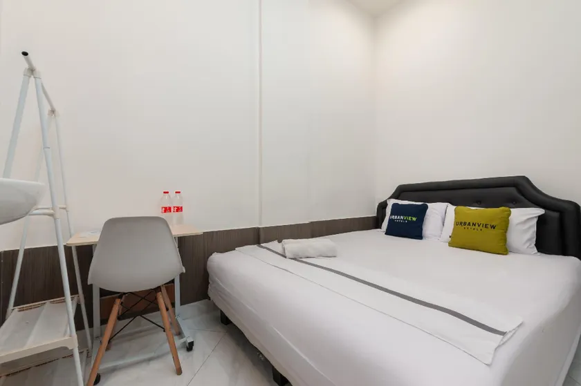 Urbanview Hotel Kota Tua Jakarta - Image 1